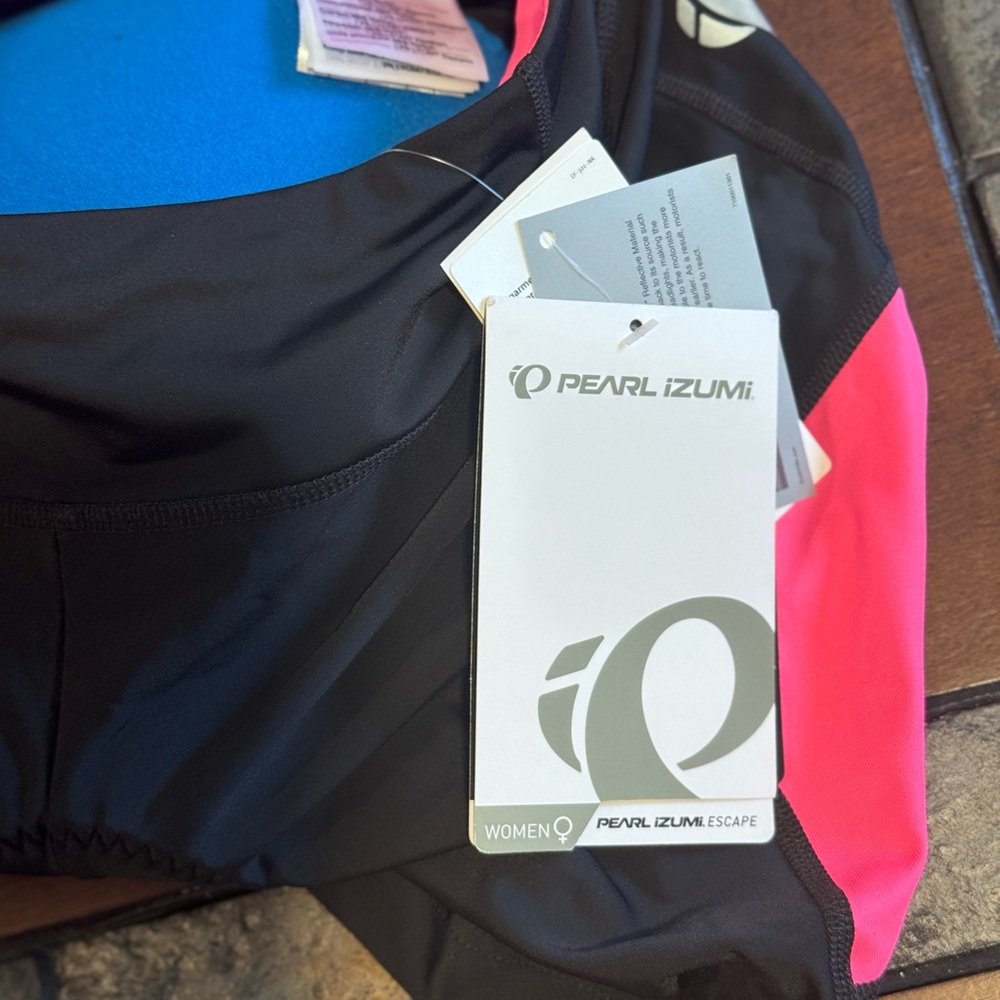 Pearl Izumi Black and Pink Cycling Shorts - Picture 6 of 6